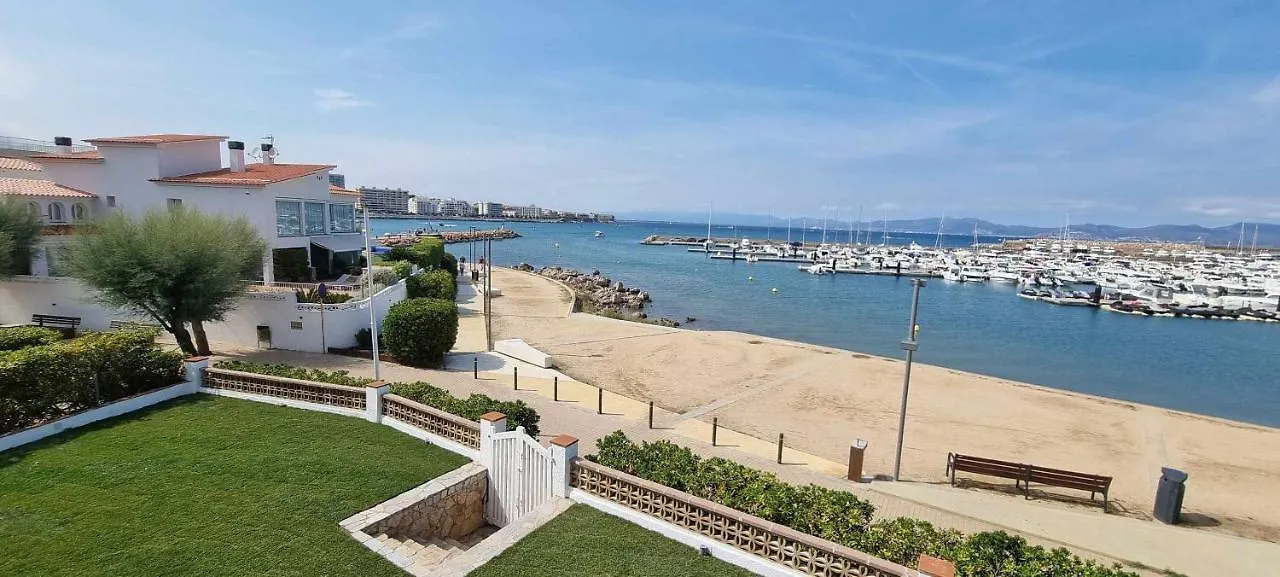 Villa Sophie Alt Standing Frente Al Club Nautico Girona Španělsko
