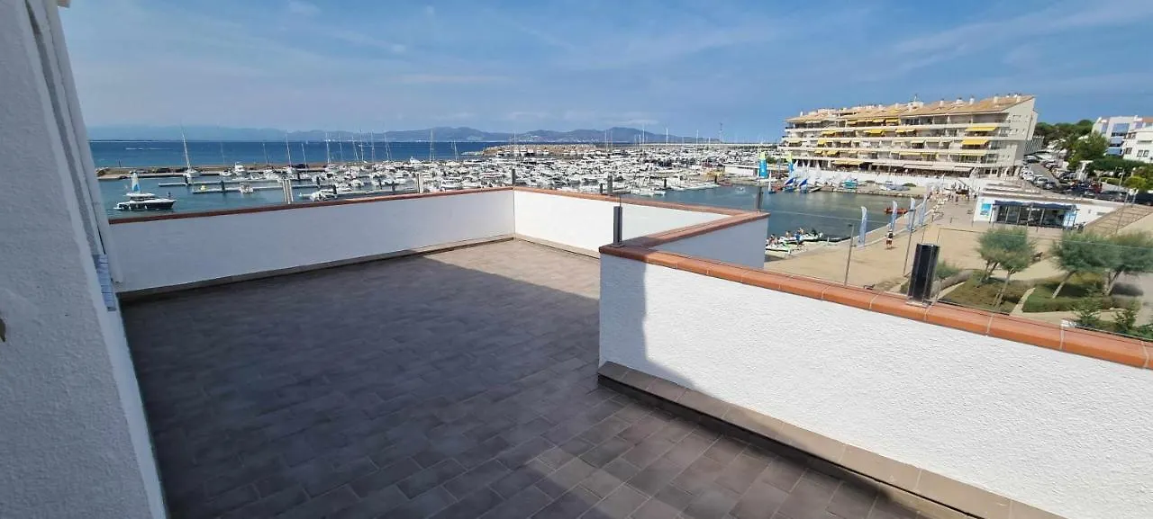 Villa Sophie Alt Standing Frente Al Club Nautico Girona