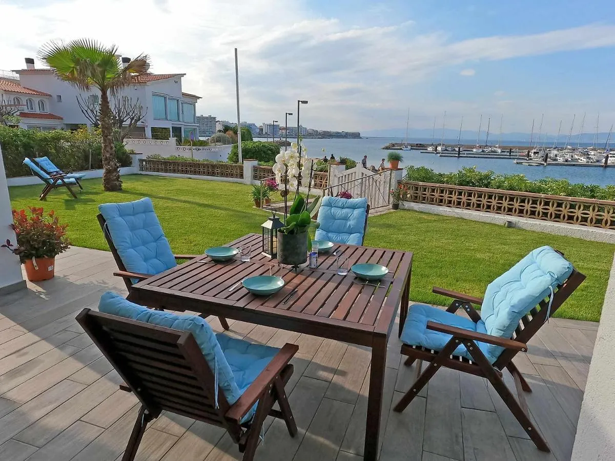 Villa Sophie Alt Standing Frente Al Club Nautico Girona 0*,  Spain